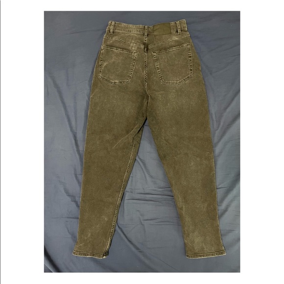 Women’s Highrise H&M Mom Jeans - Picture 2 of 6